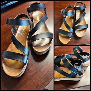 Cushionaire Sandald Size 7